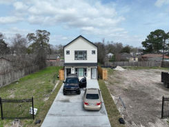 Single Family 4BR 4BA - 1062 SAINT CLAIR ST, Houston, TX