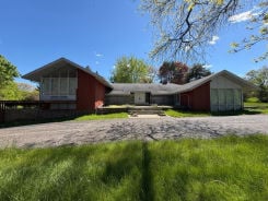 Single Family 4BR 4BA - 1322 WOODKREST DR, Flint, MI