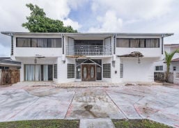 Single Family 4BR 4BA - 1977 NE 119th Rd, North Miami, FL