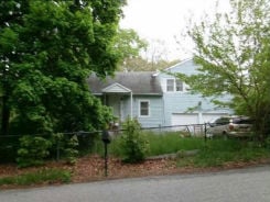 Single Family 4BR 4BA - 24 STRATFORD AVE, Dix Hills, NY