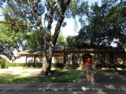 Single Family 4BR 4BA - 9511 FALLBROOK DR, Dallas, TX