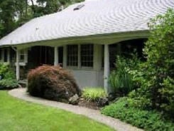 Single Family 5BR 4BA - 27 SPINNING WHEEL LN, Dix Hills, NY