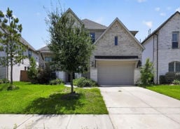 Single Family 5BR 5BA - 15754 DEESIDE SPRING DR, Humble, TX