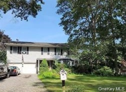 Single Family 6BR 3BA - 42 MAPLE GLEN LANE, Nesconset, NY