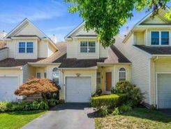 Townhome 3BR 3BA - 22 APRICOT CT, Melville, NY