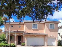Townhome 6BR 4BA - 20442 NW 10TH AVE, Miami Gardens, FL